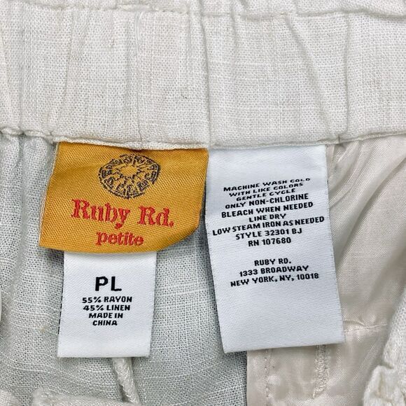Ruby Rd Capri Pants Sz LP Ivory Elastic Waist Pockets Cottage Core Beachy Casual - Picture 13 of 13